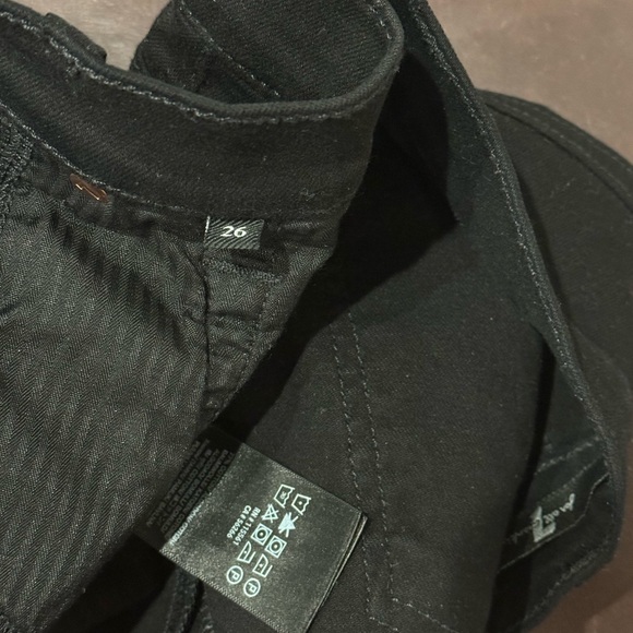 7 for All Mankind High Rise Cutoff Shorts - Picture 7 of 8